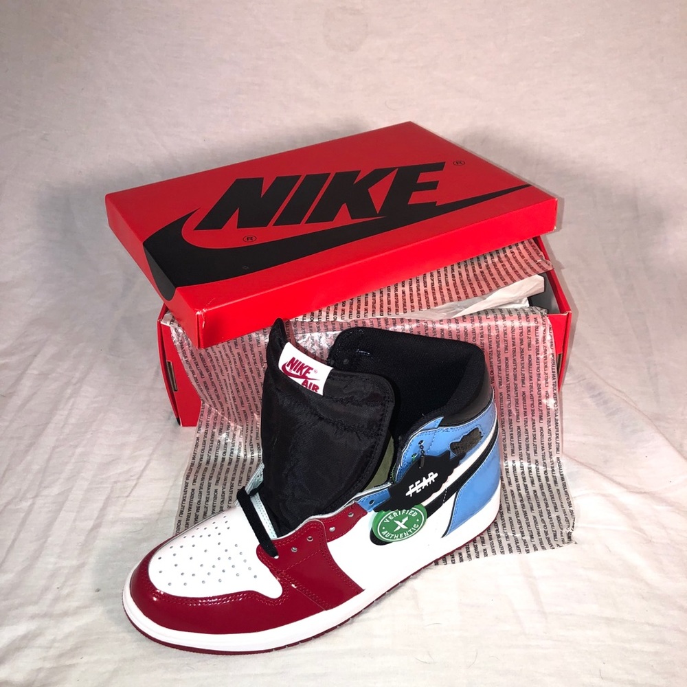 Jordan 1 Retro High Fearless UNC Chicago - Picture 8 of 8